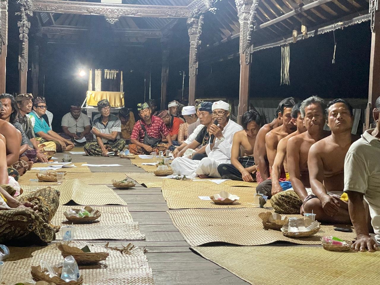 Paruman Desa Gede